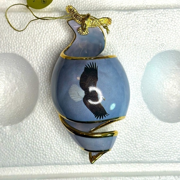 10th Issue in the On Eagles Wings Heirloom Porcelain Bradford Exchange Ordaments - Picture 1 of 9